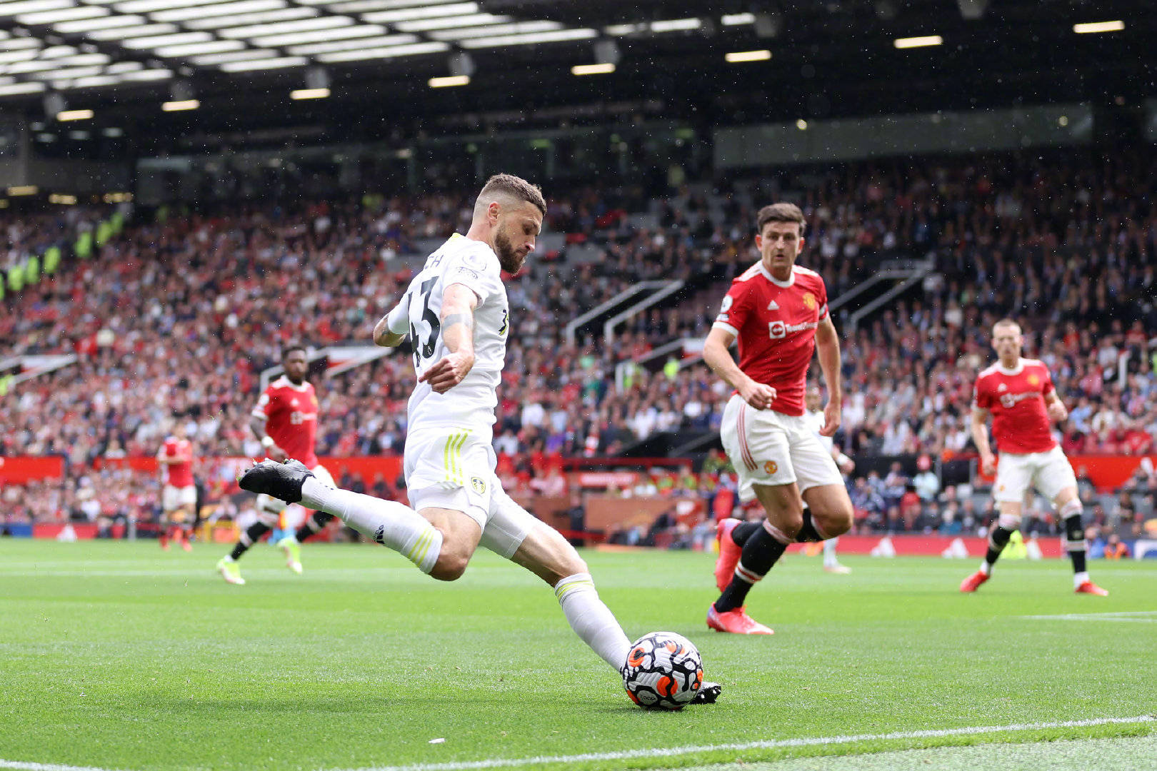 形成鲜明对 形成鲜明对